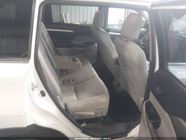 2017 TOYOTA HIGHLANDER LE