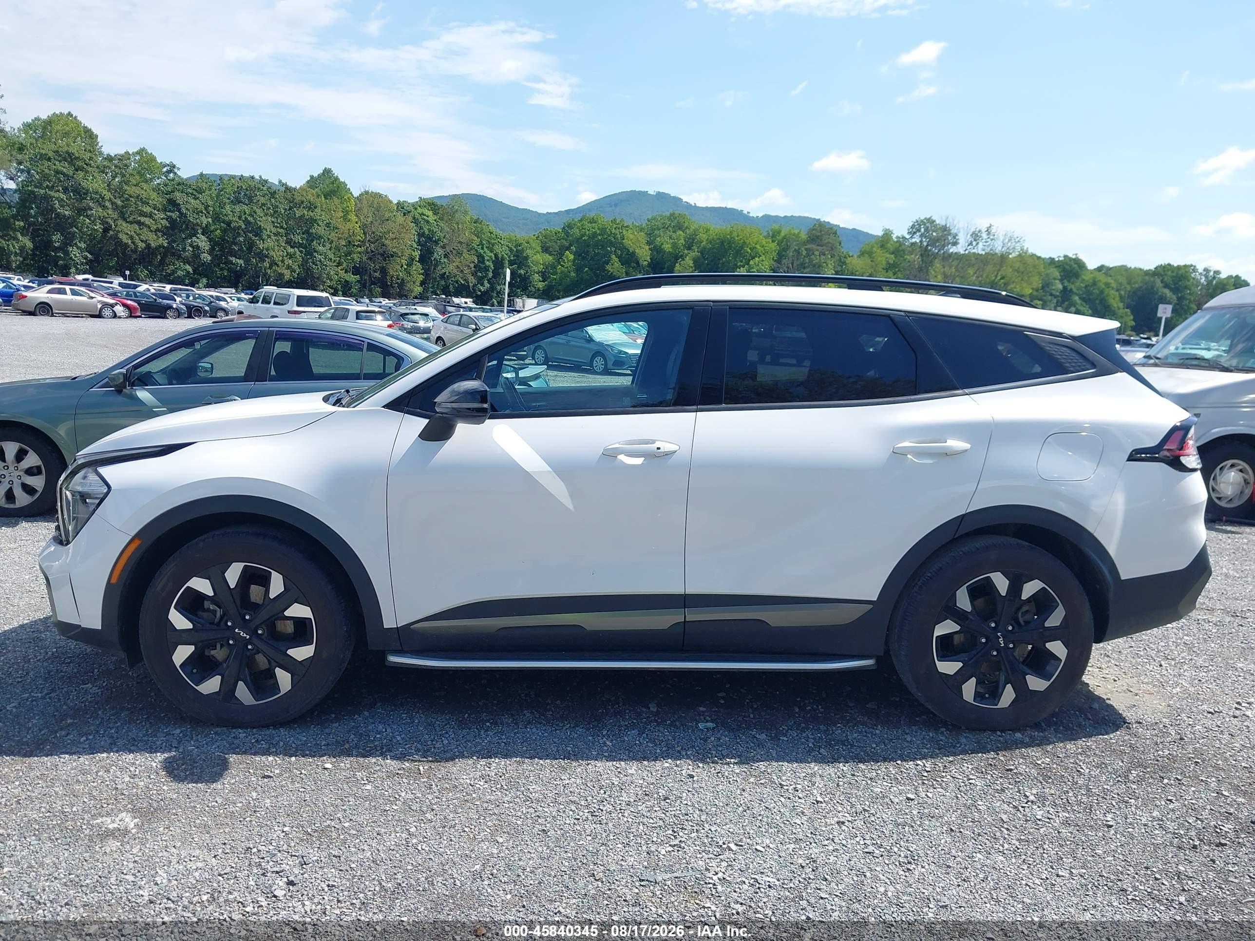 2023 KIA SPORTAGE X-LINE