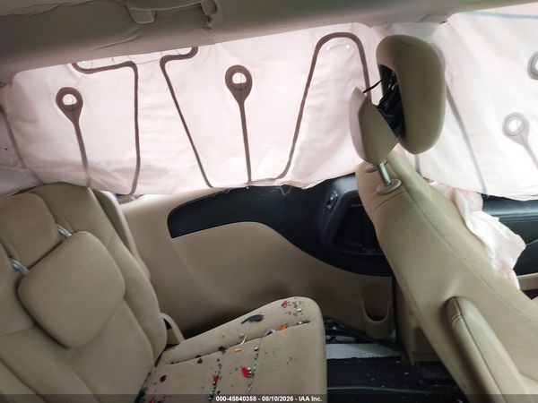 2016 DODGE GRAND CARAVAN SXT — I8