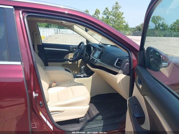 2016 TOYOTA HIGHLANDER XLE V6
