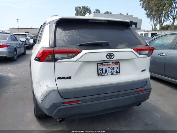 2021 TOYOTA RAV4 XLE