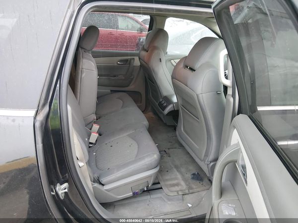 2014 CHEVROLET TRAVERSE LT — I8