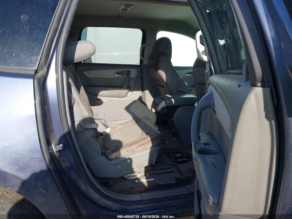 2014 CHEVROLET TRAVERSE LS — I8