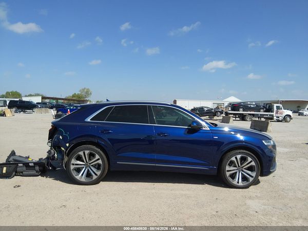 2022 AUDI Q8