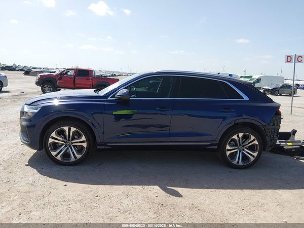 2022 AUDI Q8