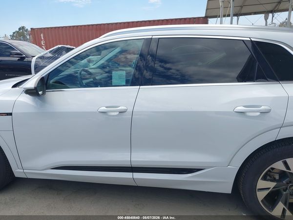 2022 AUDI E-TRON