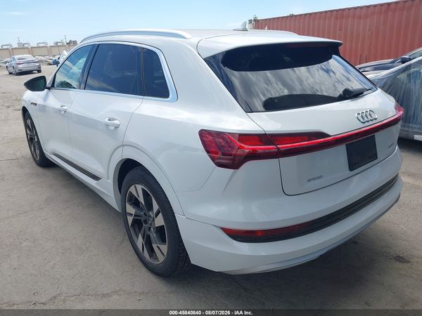 2022 AUDI E-TRON PREMIUM QUATTRO