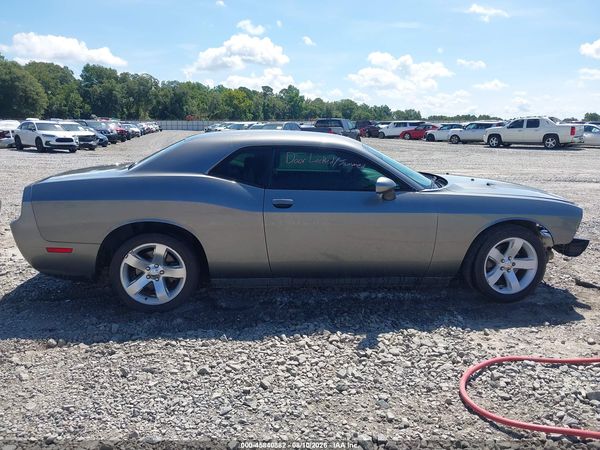 2012 DODGE CHALLENGER SXT