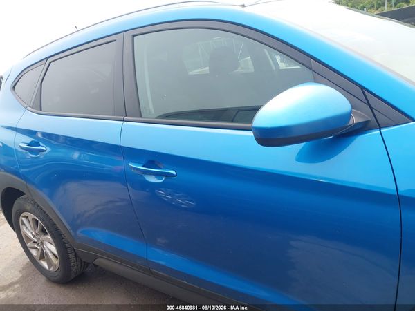 2016 HYUNDAI TUCSON SE
