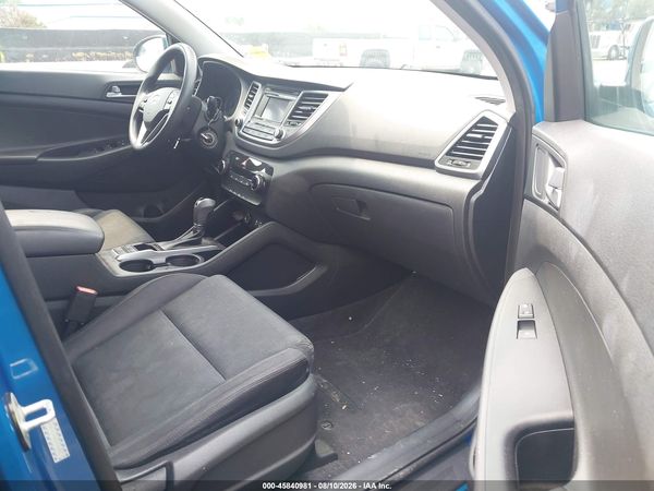 2016 HYUNDAI TUCSON SE