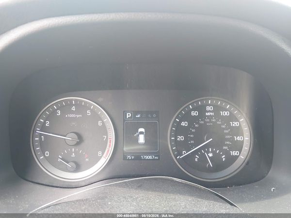 2016 HYUNDAI TUCSON SE