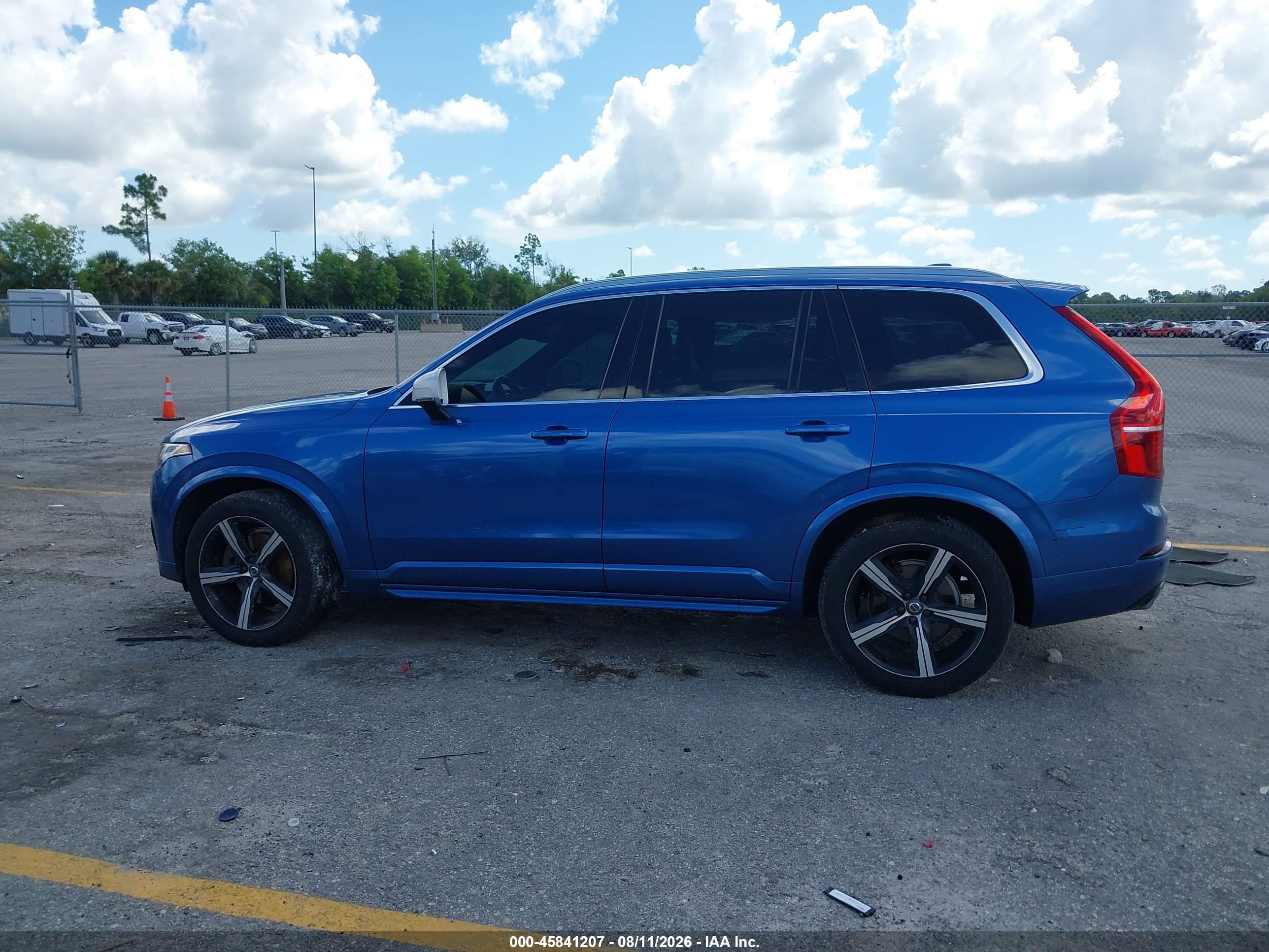 2016 VOLVO XC90 T6 R-DESIGN