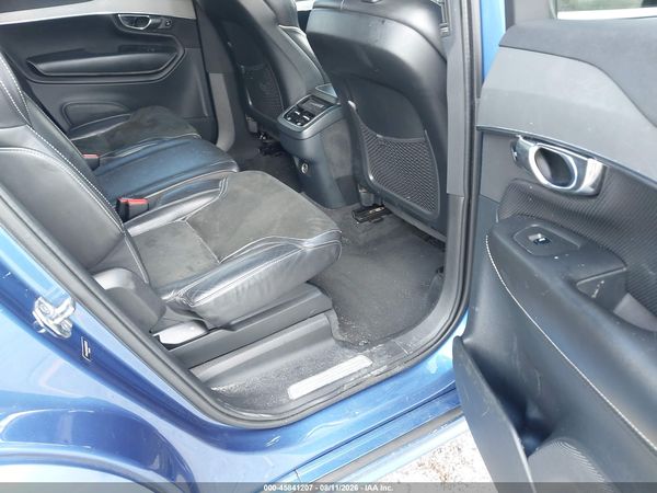 2016 VOLVO XC90 T6 R-DESIGN