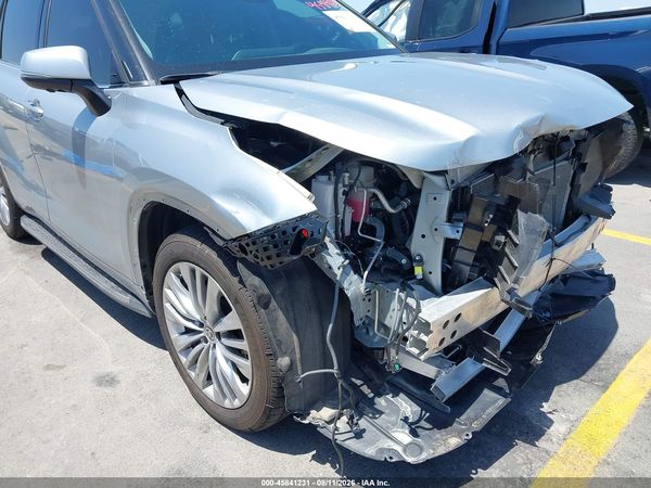 2023 TOYOTA HIGHLANDER PLATINUM