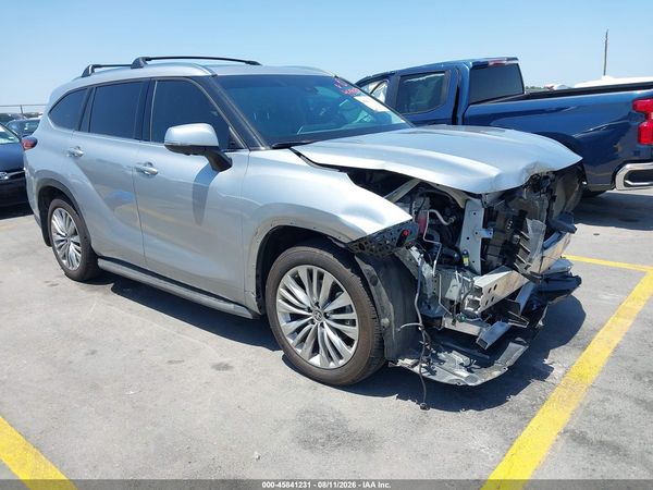 2023 TOYOTA HIGHLANDER PLATINUM