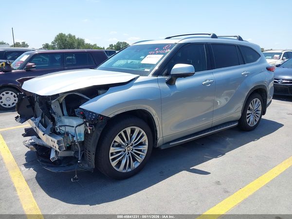 2023 TOYOTA HIGHLANDER PLATINUM
