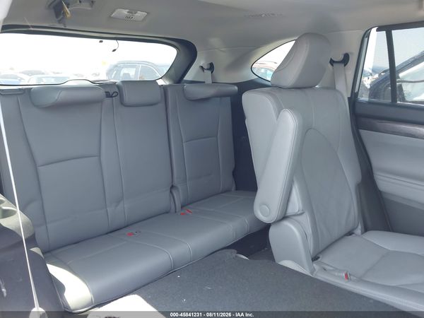 2023 TOYOTA HIGHLANDER PLATINUM