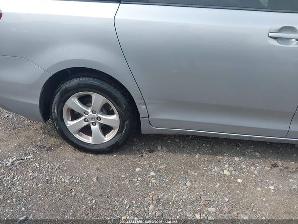 2015 TOYOTA SIENNA LE 8 PASSENGER