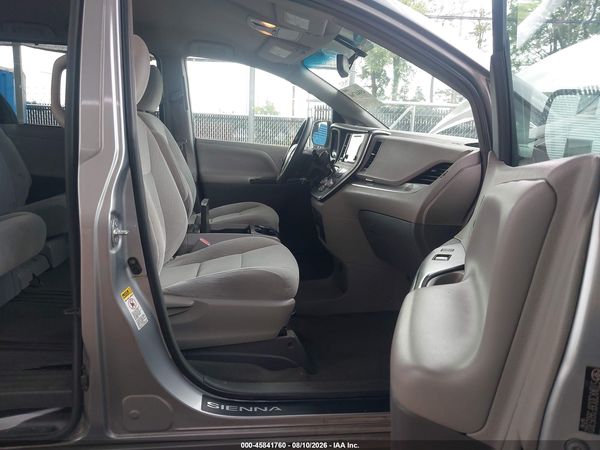 2015 TOYOTA SIENNA LE 8 PASSENGER