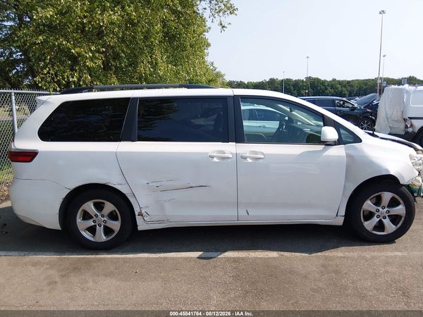 2015 TOYOTA SIENNA LE 8 PASSENGER