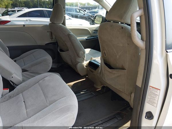 2015 TOYOTA SIENNA LE 8 PASSENGER