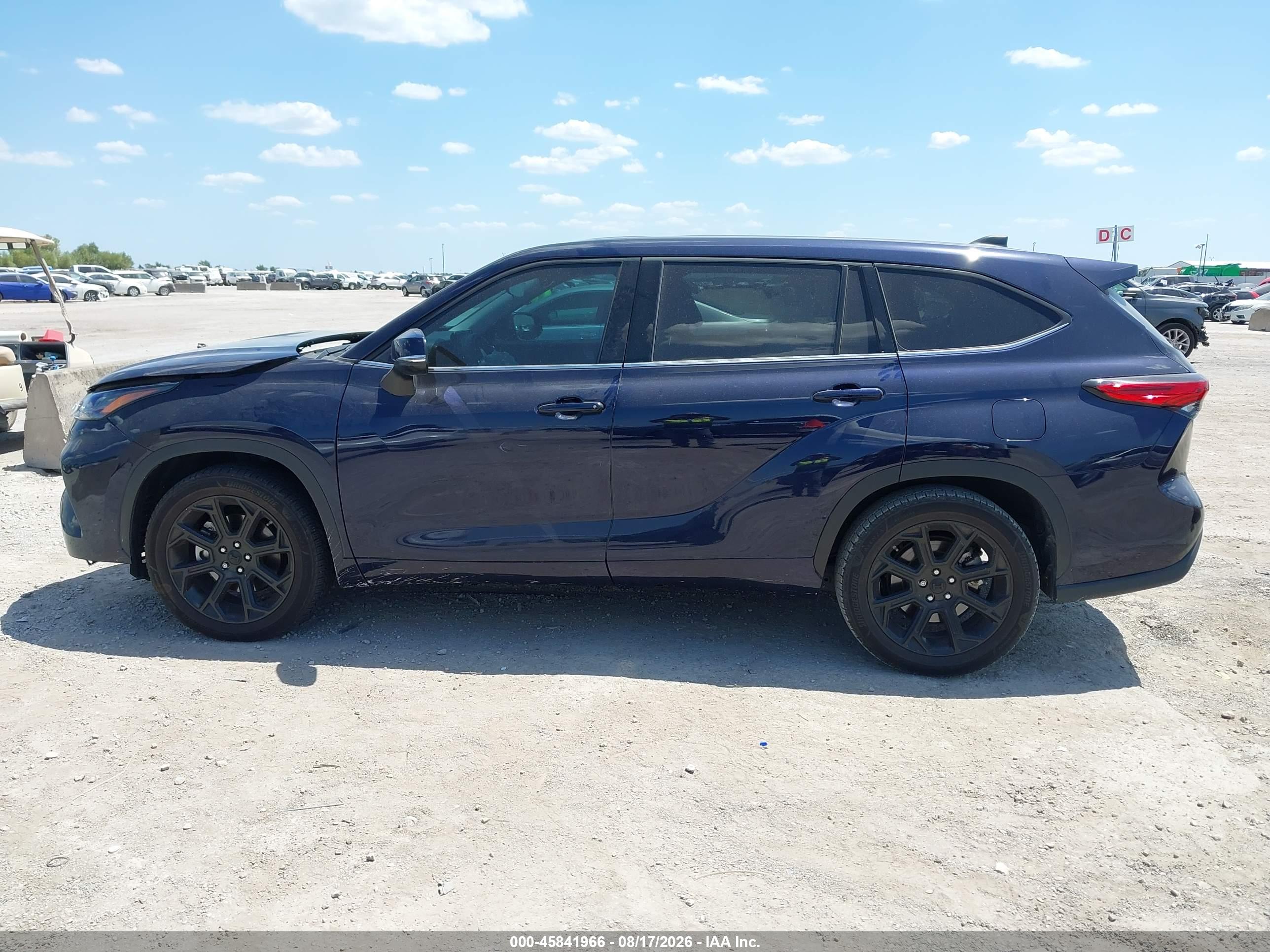 2022 TOYOTA HIGHLANDER L