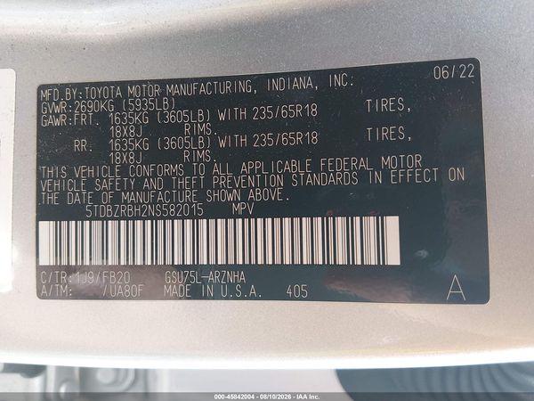 2022 TOYOTA HIGHLANDER LE