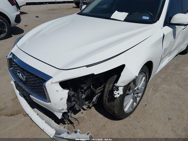 2021 INFINITI Q50 LUXE