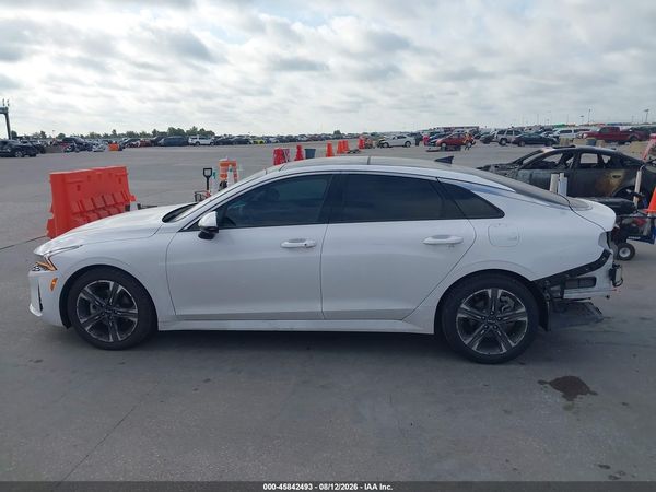 2022 KIA K5