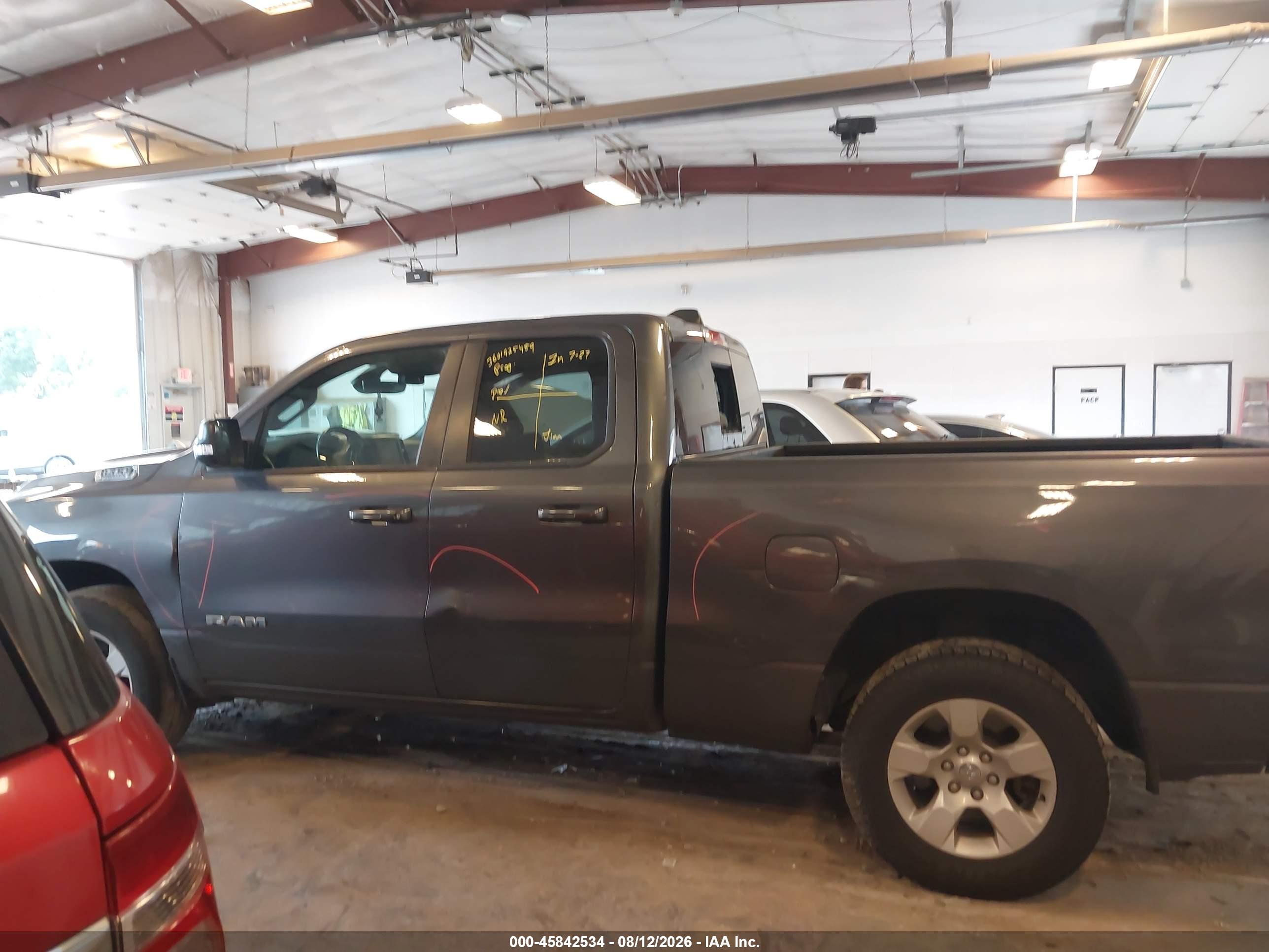 2022 RAM 1500 BIG HORN  4X4 6'4 BOX