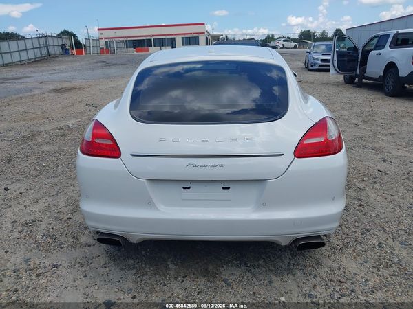 2012 PORSCHE PANAMERA 4