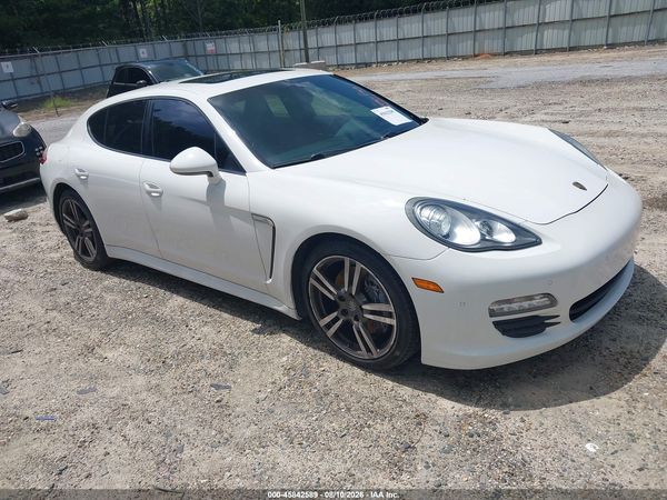 2012 PORSCHE PANAMERA 4