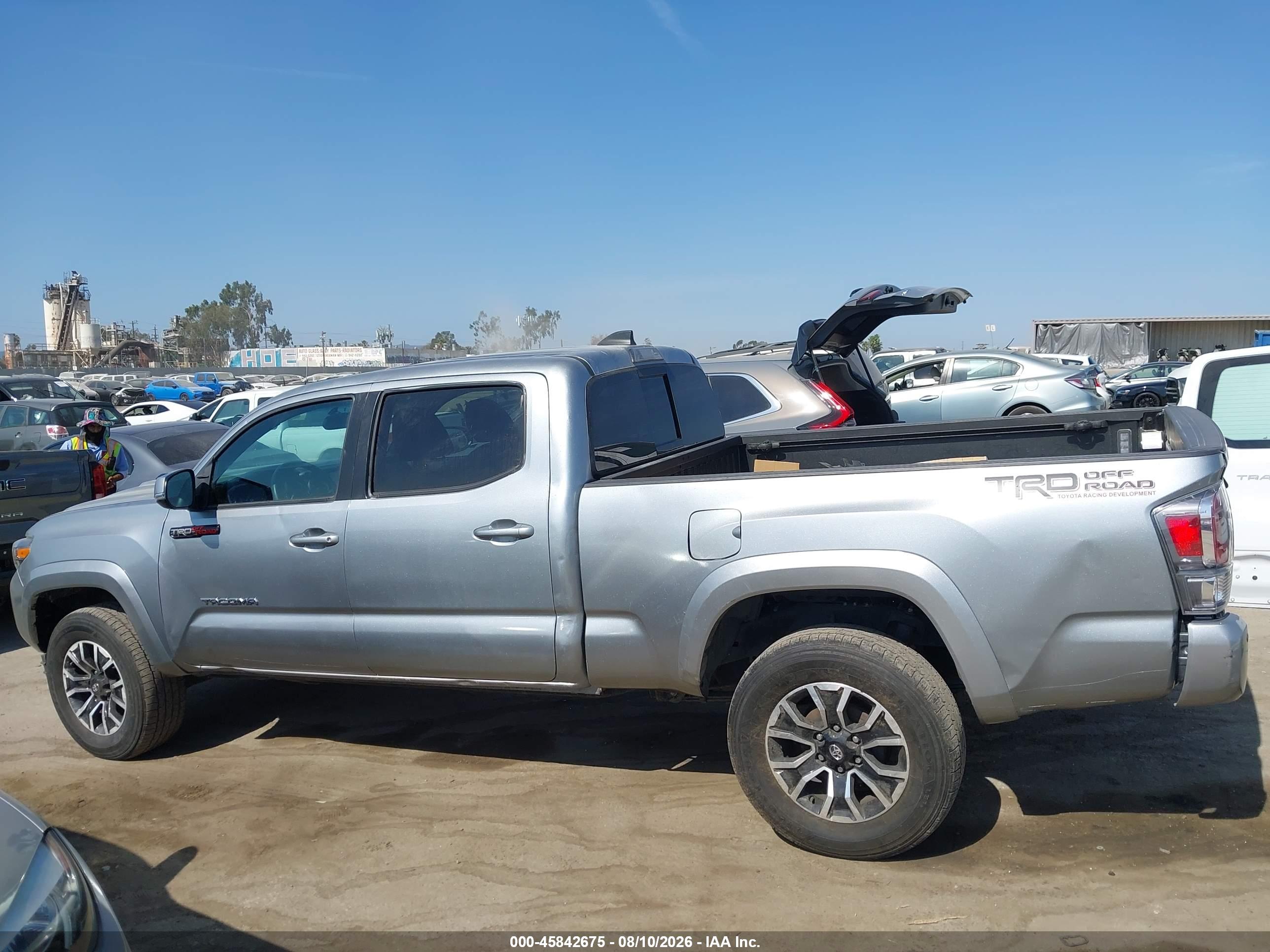 2023 TOYOTA TACOMA TRD SPORT