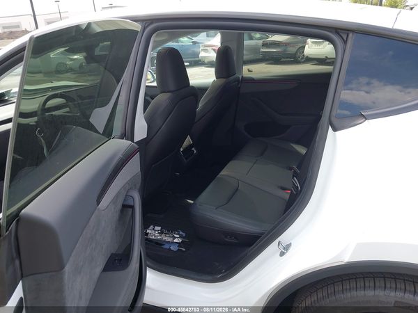 2026 TESLA MODEL Y