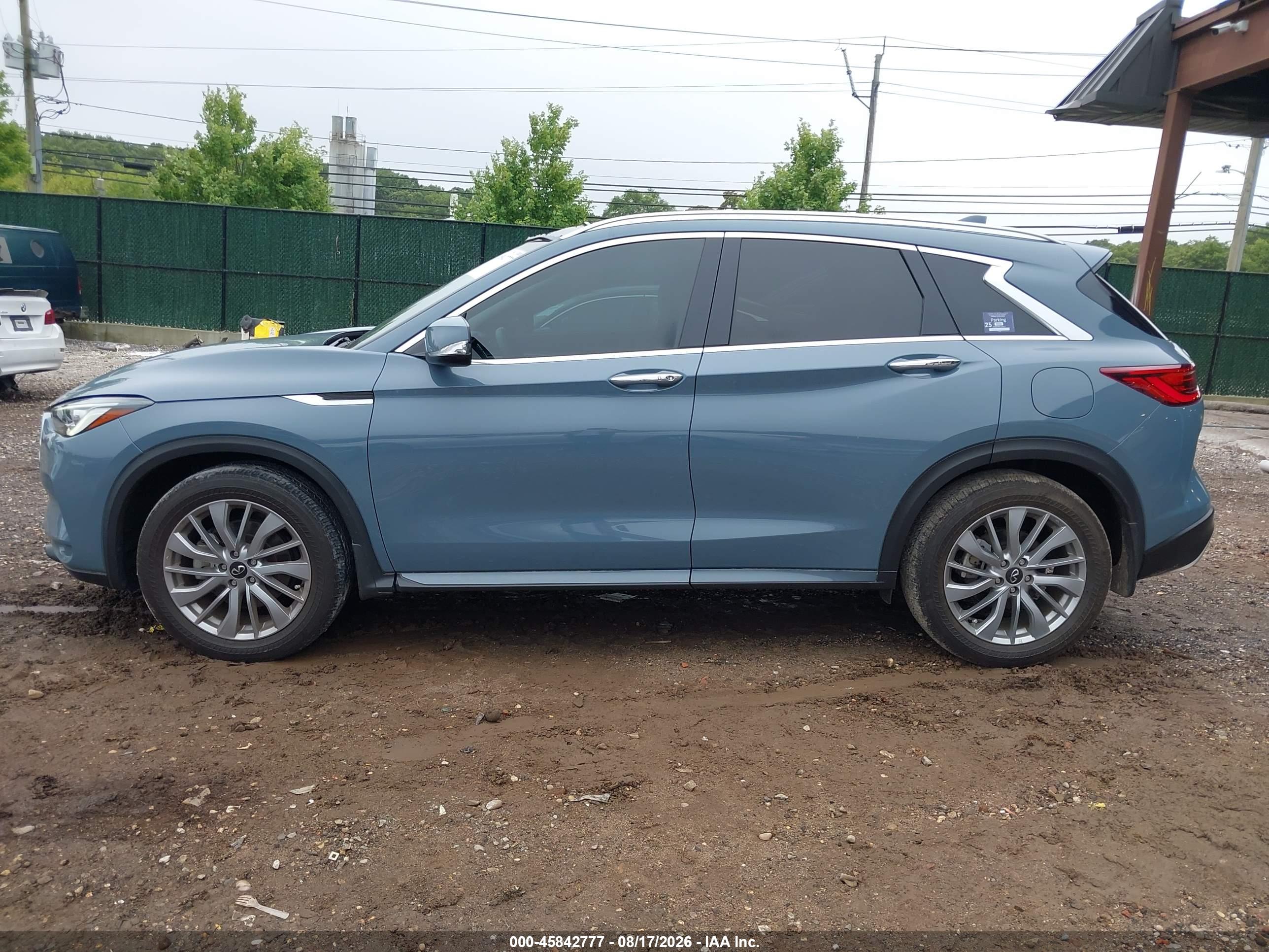 2023 INFINITI QX50 LUXE