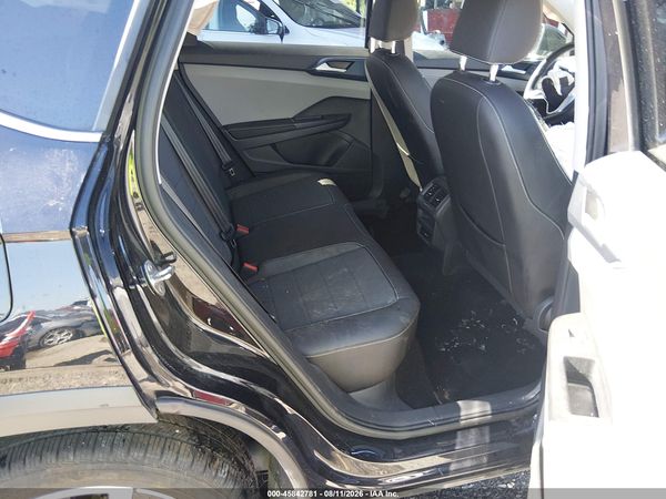 2024 VOLKSWAGEN TAOS 1.5T SE — I8