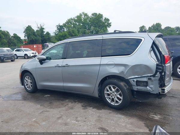 2021 CHRYSLER VOYAGER