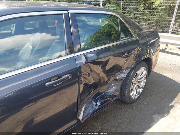 2016 CHRYSLER 300 LIMITED