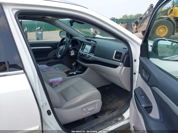 2019 TOYOTA HIGHLANDER XLE
