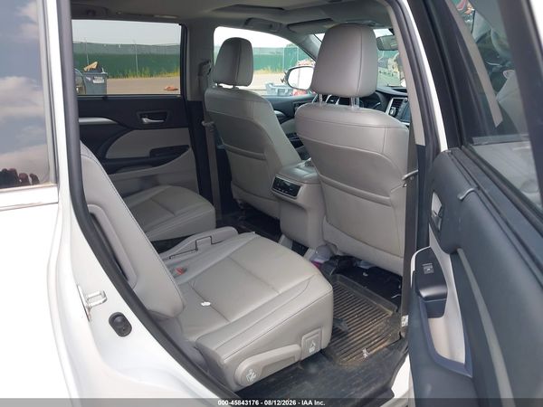 2019 TOYOTA HIGHLANDER XLE