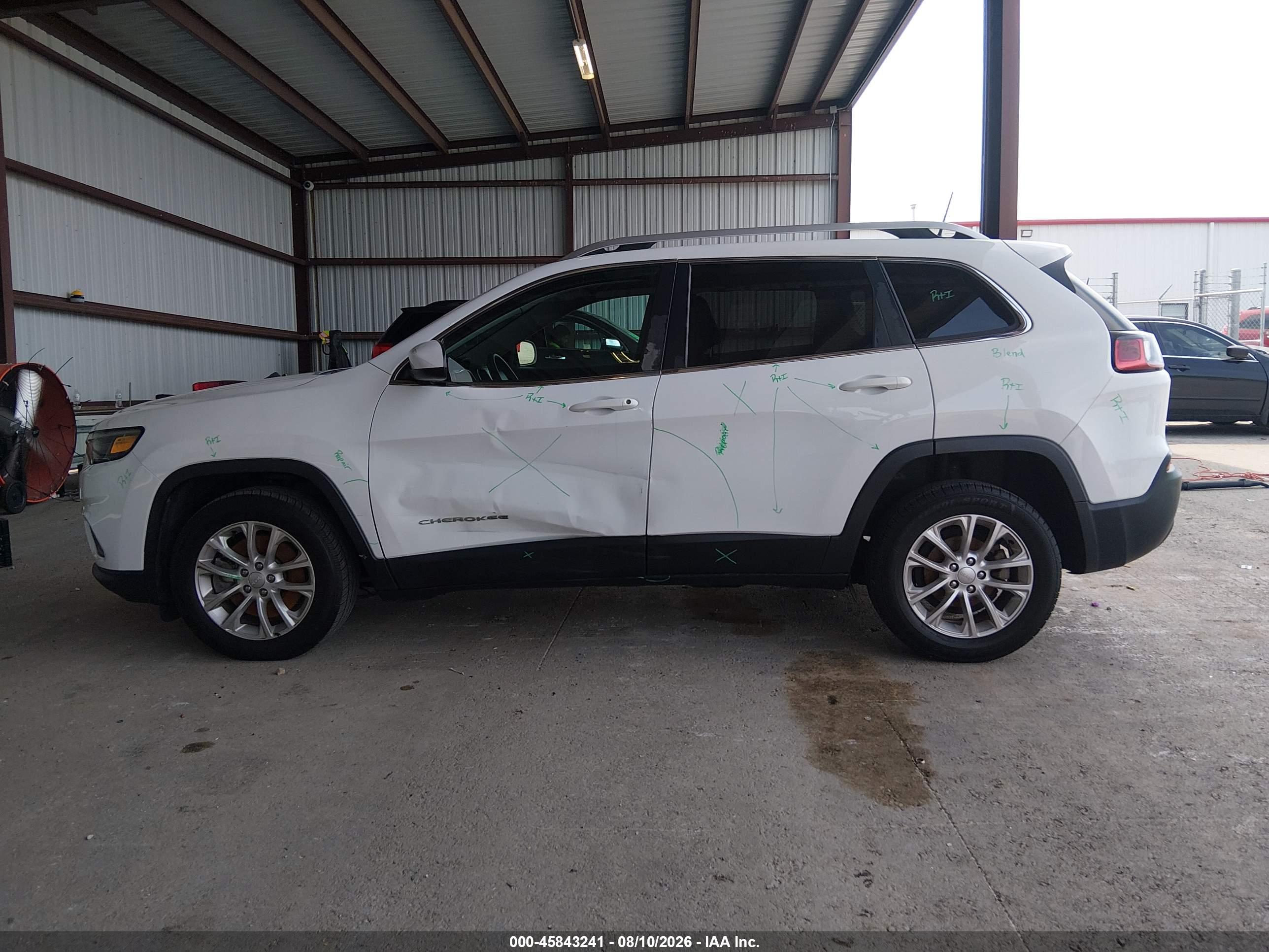 2019 JEEP CHEROKEE LATITUDE FWD