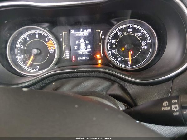 2019 JEEP CHEROKEE LATITUDE FWD