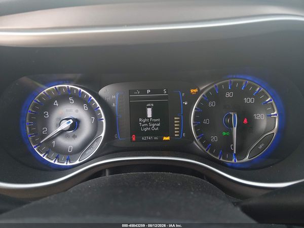 2023 CHRYSLER VOYAGER LX