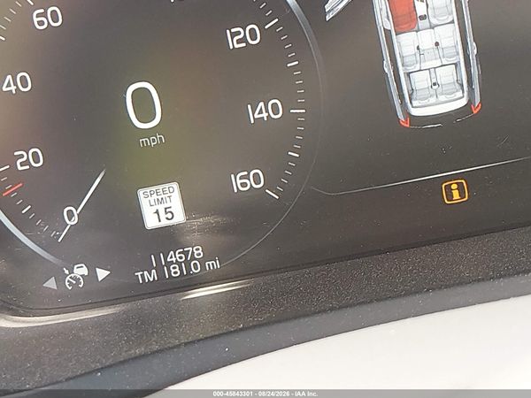 2016 VOLVO XC90 T6 MOMENTUM