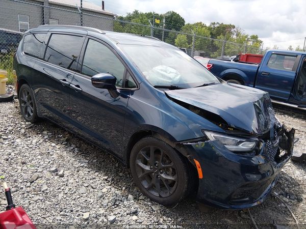 2022 CHRYSLER PACIFICA TOURING L