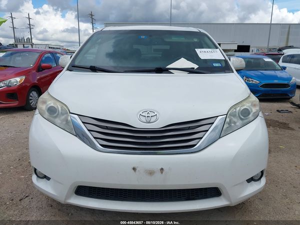2015 TOYOTA SIENNA XLE 8 PASSENGER