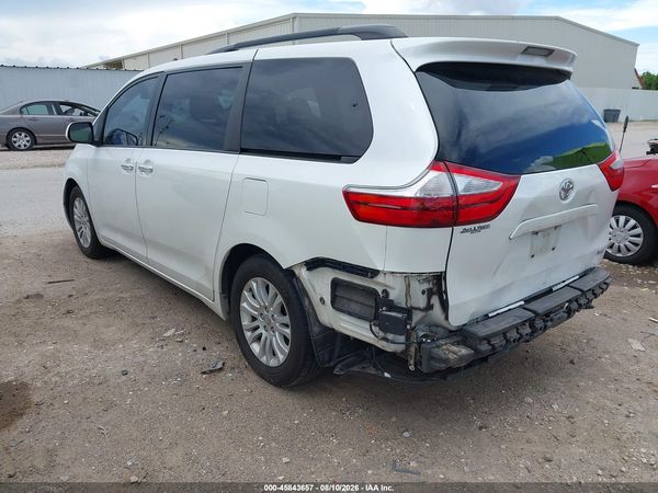 2015 TOYOTA SIENNA XLE 8 PASSENGER