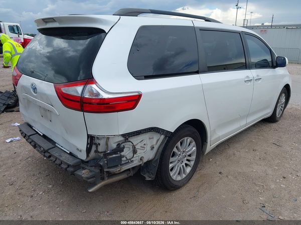 2015 TOYOTA SIENNA XLE 8 PASSENGER