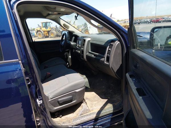 2017 RAM 1500 ST CREW CAB 4X4