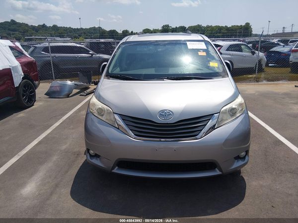 2013 TOYOTA SIENNA XLE V6 8 PASSENGER